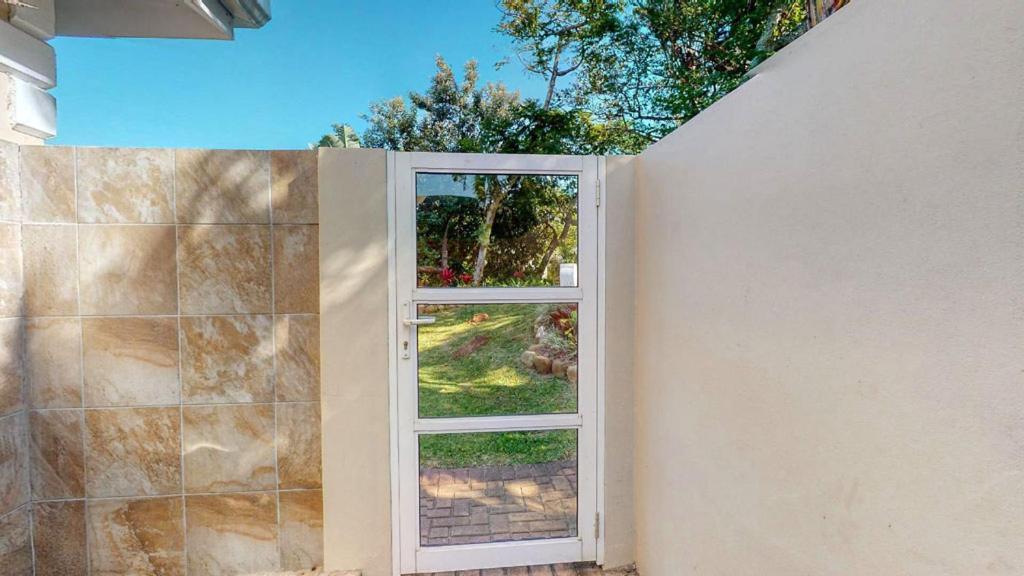 Caribbean Estates Lakeview Villa Port Edward Esterno foto